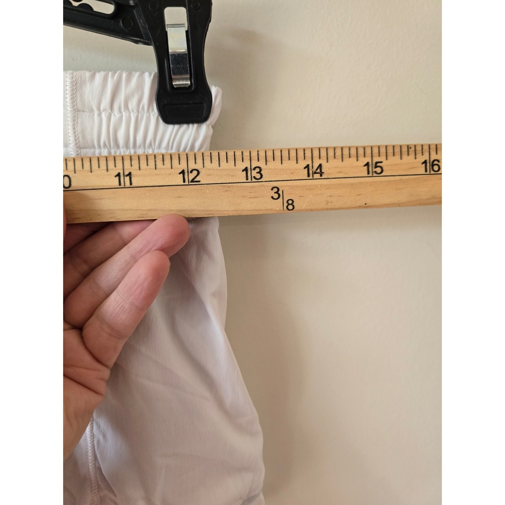 Lululemon Hotty Hot High-Rise Lined Short 2.5 White Size 4 Running Shorts - Picture 6 of 13